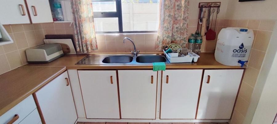 4 Bedroom Property for Sale in Franskraal Western Cape